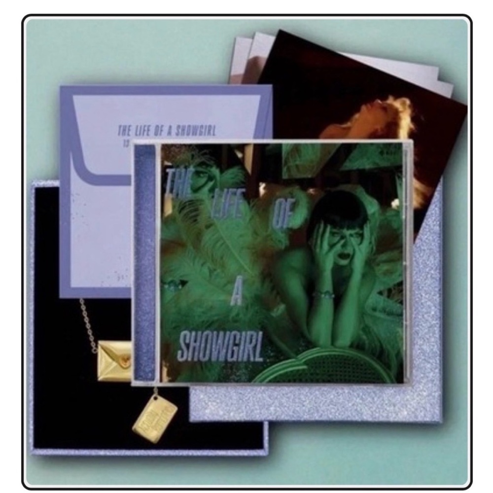 New Taylor Swift Life Of A Showgirl It’s Rapturous Deluxe CD Necklace Box Set
